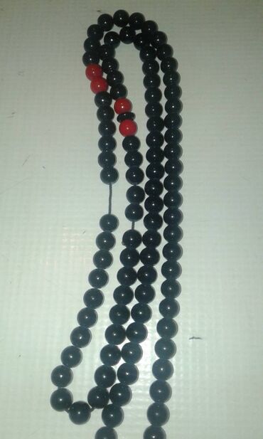 Təsbehlər: Təsbəhlər satılır. Biri 10 manat — 6