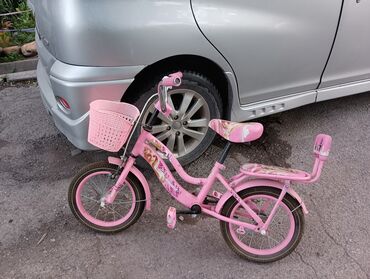 велосипед салют: Велосипед для девочек! практически не пользовались. спомогательных