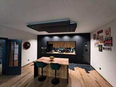 Kuće na prodaju: 525 kv. m, 7 sobe — 2