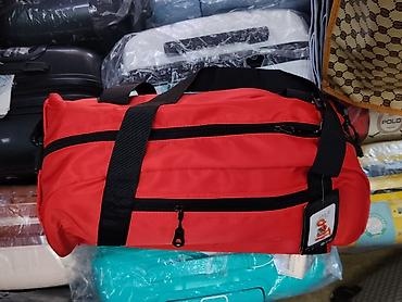 nike tech flecce: Спортивная/дорожная сумка, красная - Форм‑фактор: бочонок (duffel) с — 2