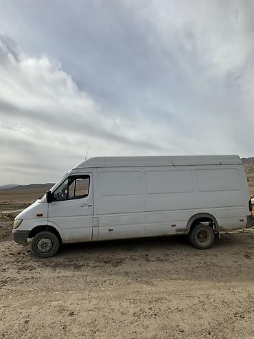 капот sprinter: Легкий грузовик, Mercedes-Benz, Стандарт, 3 т, Б/у — 4