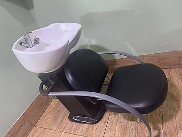 Salon üçün saç yuma bölməsi – lavabosu və oturacağı birləşik model. -