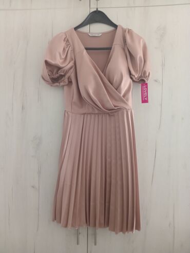 haljine sa perjem prodaja: Nova haljina sa etiketom bež boje, veličina 40, bez elastina