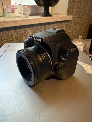 Fotokameralar: Canon 250 d lens 50mm f1.8 Stm lens teze aparatdi 2k olmaz hec probegi