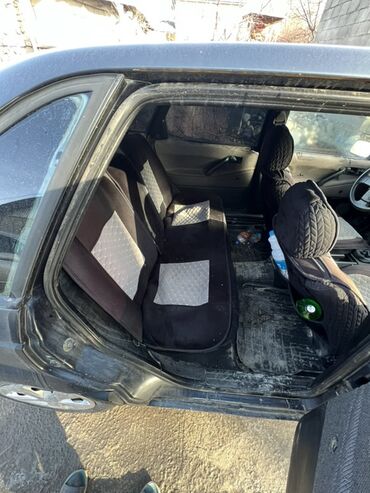 Volkswagen: Volkswagen Passat: 1988 г., 1.8 л, Механика, Бензин, Седан — 6