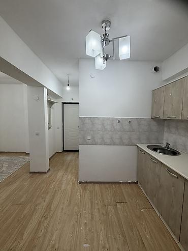 4 комнотная квартира: 1 комната, 23 м², Малосемейка, 4 этаж, Косметический ремонт — 10