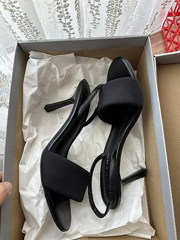 Charles & Keith qadın sandaleti 36 razmer 1 dəfə geyinilib yeni