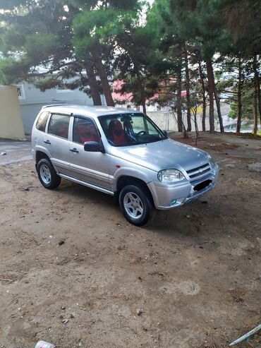 vuruq masinlar satisi in Azərbaycan | OYUNCAQLAR: Chevrolet Niva 1.7 l. 2004 | 250000 km