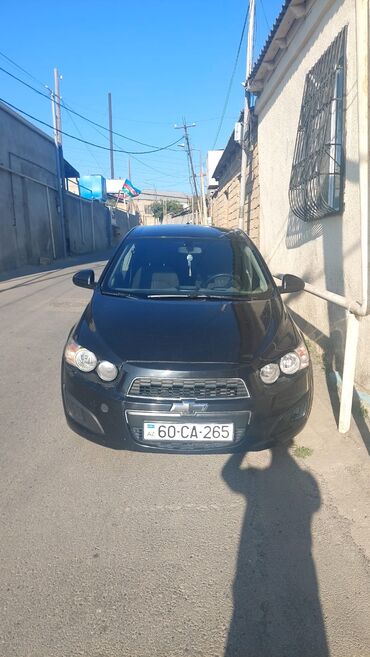 Chevrolet Aveo: 1.4 l | 2012 il 243000 km Sedan