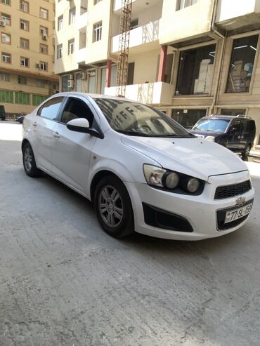 aveo t300: Chevrolet Aveo: 1.4 l | 2012 il 241000 km Sedan