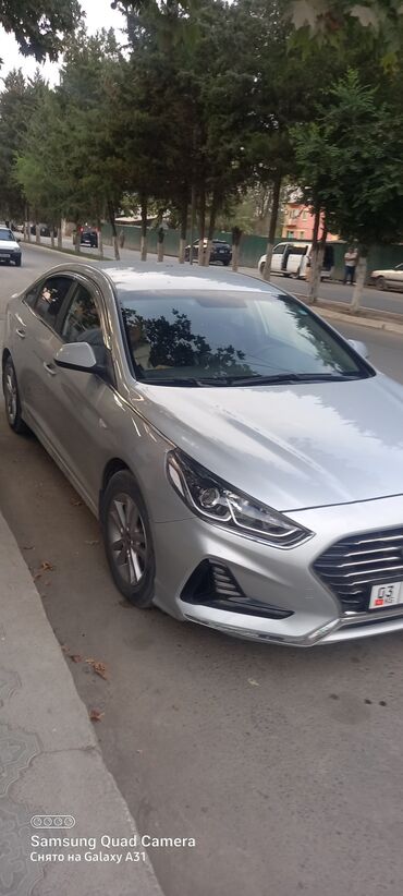 соната цена: Автомобиль Hyundai Sonata, представленный в цвете "серебристый
