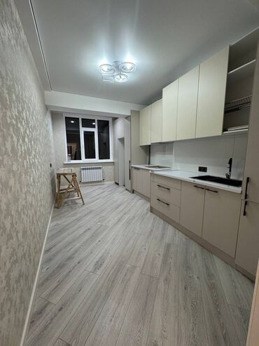 сдаю квартиру район рабочий городок: 3 бөлмө, 82 кв. м, Элитка, 3 кабат