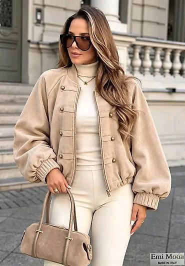 plisani sako zenski: Ženska jakna modernog, elegantno-ležernog kroja, inspirisana military — 5