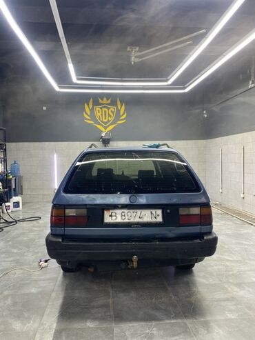 Volkswagen: Volkswagen Passat: 1989 г., 1.8 л, Механика, Бензин, Универсал