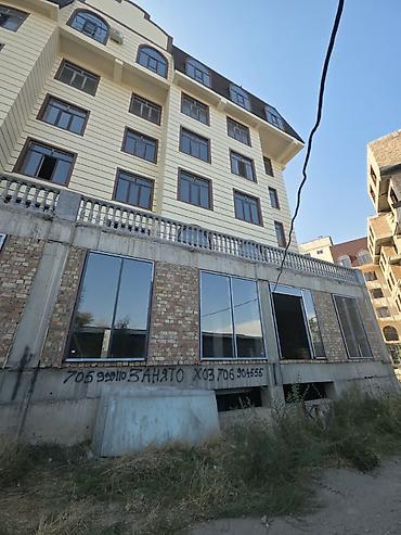 Кыймылсыз мүлк: 🏡 ПРОДАЁТСЯ 3-КОМНАТНАЯ КВАРТИРА 📍 Район Дордой рынка 📌 Адрес — 1