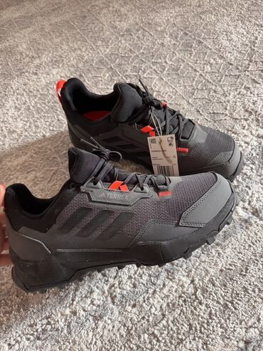 флиски найк бишкек: Мужские кроссовки, 43, Adidas, Новый, цвет - Черный