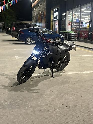 50 kubika motor: Naked üslubda şəhər motosikleti – sport-tur tərzində. Xüsusiyyətlər — 1
