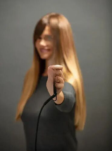 Prese za kosu: **Tehničke Karakteristike :** Brend : ROWENTA Obloga ploča: Ceramic — 7