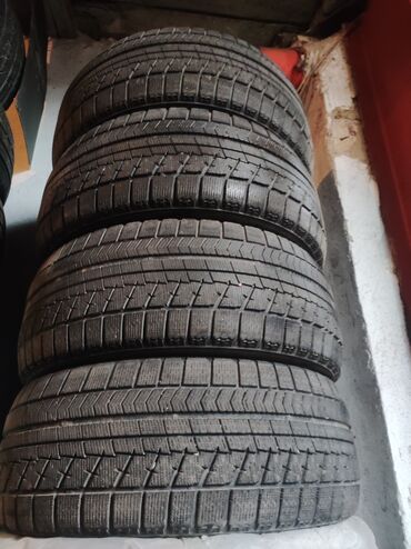 Шины: Шины 225 / 50 / R 17, Зима, Б/у, Комплект, Легковые, Япония, Bridgestone