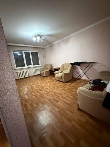 купить квартиру в 10 микрорайоне: 2 комнаты, 43 м², 104 серия, 1 этаж, Старый ремонт