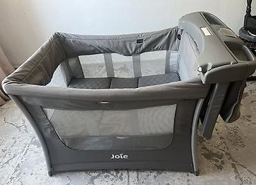 4 mom: Манеж-кроватка Joie (серый) - Универсальный манеж 2‑в‑1 с верхним — 1