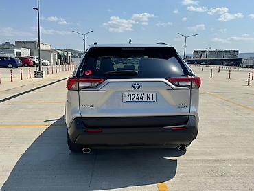 хонда истеп 1: Toyota RAV4: 2022 г., 2.5 л, Автомат, Гибрид, Кроссовер — 4