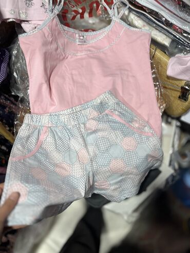 Пижамы: У вас только с длинными? Нет) У нас есть и пижамы с шортами на любой — 10