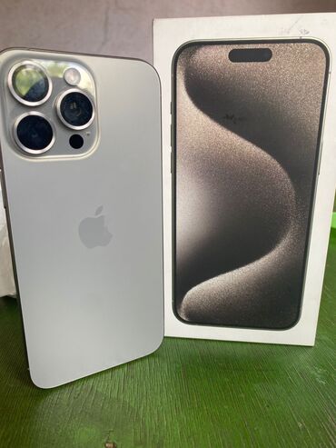 Apple iPhone: IPhone 15 Pro Max, Б/у, 256 ГБ, Natural Titanium, Зарядное устройство, Защитное стекло, Чехол, 97 %