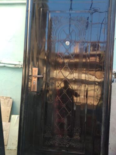 seyf qaplar: Seyf qapi
110azn
Nerimanov 1338 leli
