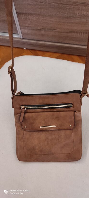 braon torba x: Nova lagana torba, dugačak podesivi kaiš. 23cm X 22cm