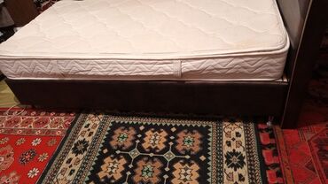 куплю старую мебель: Bazalı kravad . Matras usdunde yenıdır hecbır problemı yoxdur ela