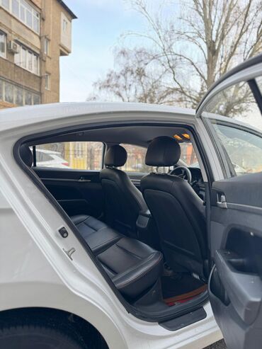 Hyundai: Hyundai Elantra: 2020 г., 1.6 л, Электромобиль — 10