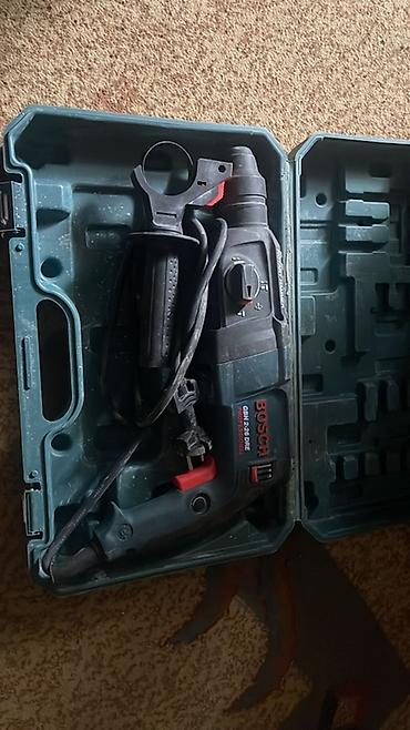 аккумуляторные: Аккумуляторная дрель-шуруповерт Hilti + сетевой перфоратор Bosch — — 4