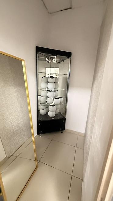 сдача офисных помещений в аренду: Сдаю Офисный кабинет: 15 м², В бизнес центре, С ремонтом, Первая линия — 5