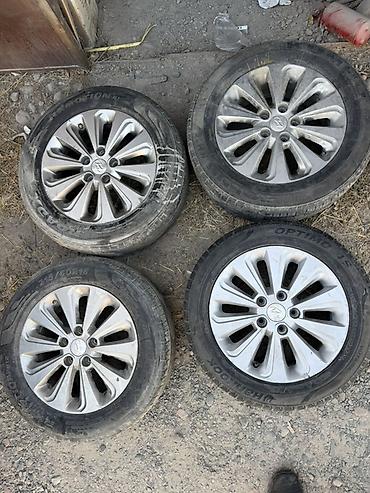10 5j: Sonata
Avante
Комплект колес Hyundai
Резина в подарок
Продаются диски — 1