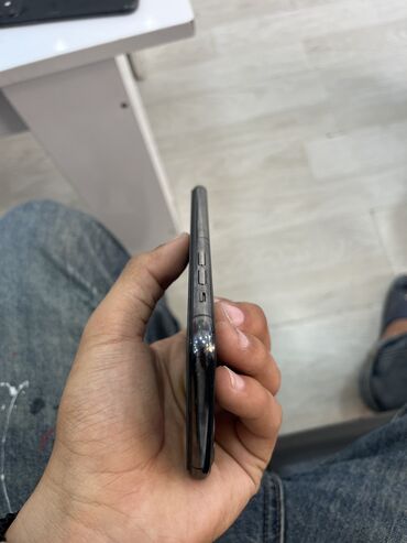 mi 12 t: IPhone 11 Pro, 256 GB, Face ID