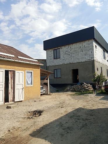 дом 110 квартал: Срочно продаю 2-этажный дом 10*8. в Хайтек стиле, +времянка.общий — 1