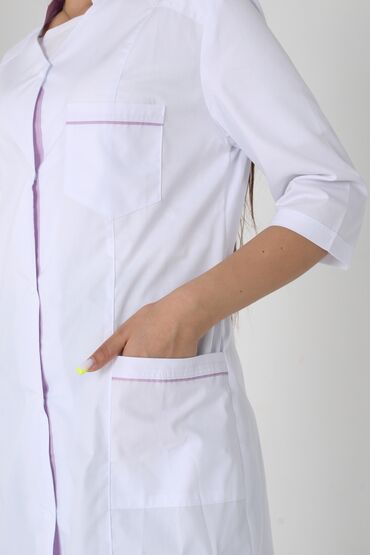 Медицинская одежда: Мед халат -Очень красиво сидит -Имеет приталенный силует -Ткань — 10