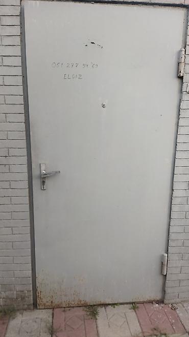 Məhsul: Metal giriş qapısı Təsvir: - Material: qalın polad/metal
