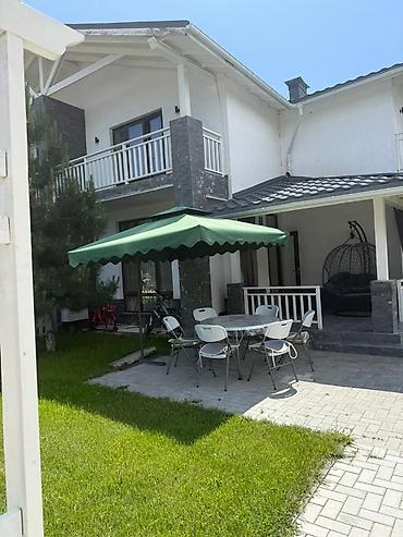 Посуточная аренда домов: 90 м², 3 комнаты, Теплый пол — 2