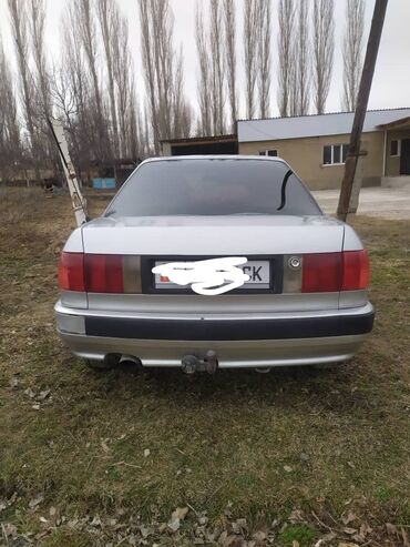 покупка грузового автомобиля: Audi 80: 1992 г., 2 л, Механика, Газ, Седан