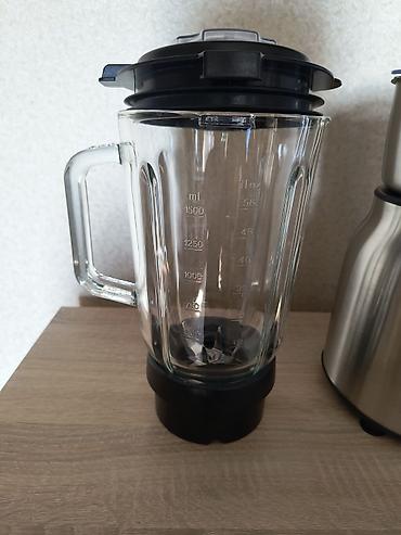 coffee maker: Продаю блендер Kitfort КТ-3079, 2-в-1 (блендер, кофемолка). состояние — 4