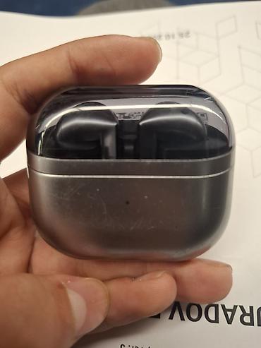 samsung qulaqciqlar: Galqxay buds 3 istir ela hec bir problemi yoxdur ustu yungul cizixdir — 2