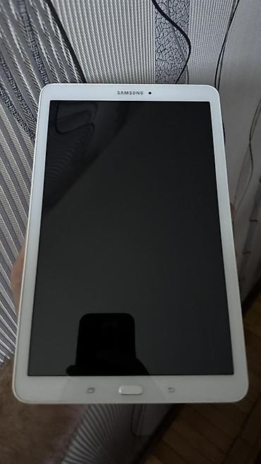 samsung s7 tablet: Samsung Galaxy planşet - Rəng: Ağ - Ekran: 9.6" (təxminən), ön fiziki — 1