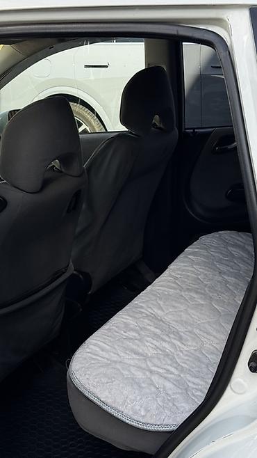 type r: Honda Fit: 2003 г., 1.3 л, Вариатор, Бензин, Хэтчбэк — 6