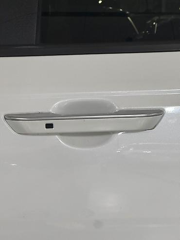 Kia: Kia Carnival: 2022 г., Минивэн — 21