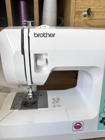 шагаюший машинка: Тигүүчү машина Brother, Электромеханикалык