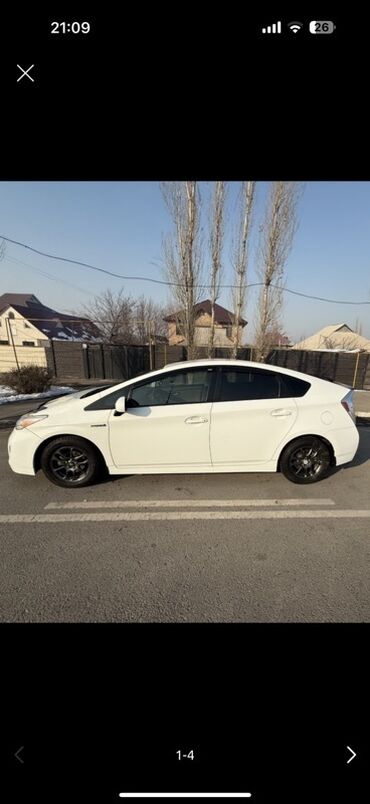 продаю или меняю с доплатой мне: Toyota Prius: 2015 г., 1.8 л, Автомат, Гибрид