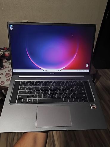 Honor MagicBook 16 16.1" HYM-W56 AMD Ryzen 5 5600H 3.3GHz / 16GB RAM /