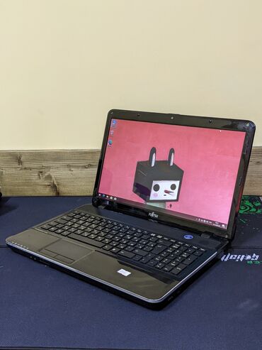 тошиба ноутбук в Кыргызстан | Ноутбуки и нетбуки: Fujitsu Intel Core i3, 4 ГБ ОЗУ, 15.6 "